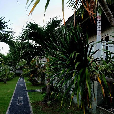 Mesari Hut Lembongan Hotel Exterior photo