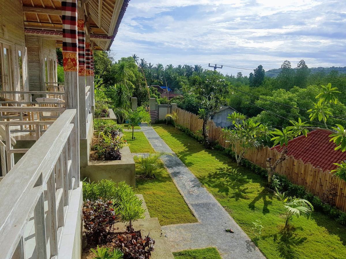 Mesari Hut Lembongan Hotel Exterior photo