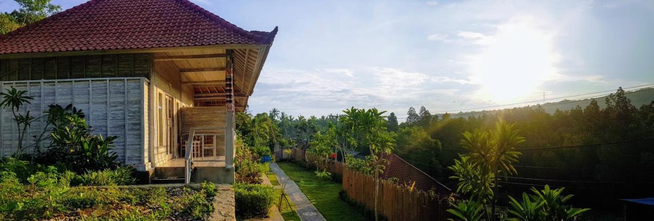 Mesari Hut Lembongan Hotel Exterior photo