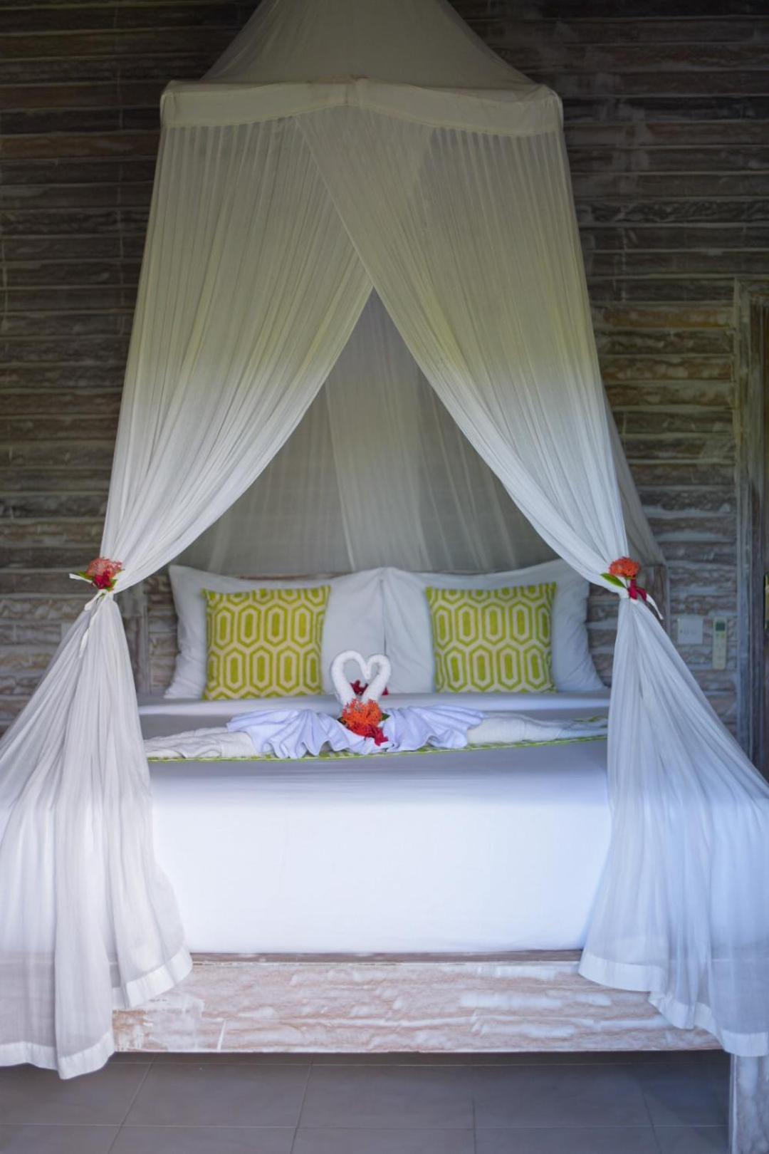 Mesari Hut Lembongan Hotel Exterior photo